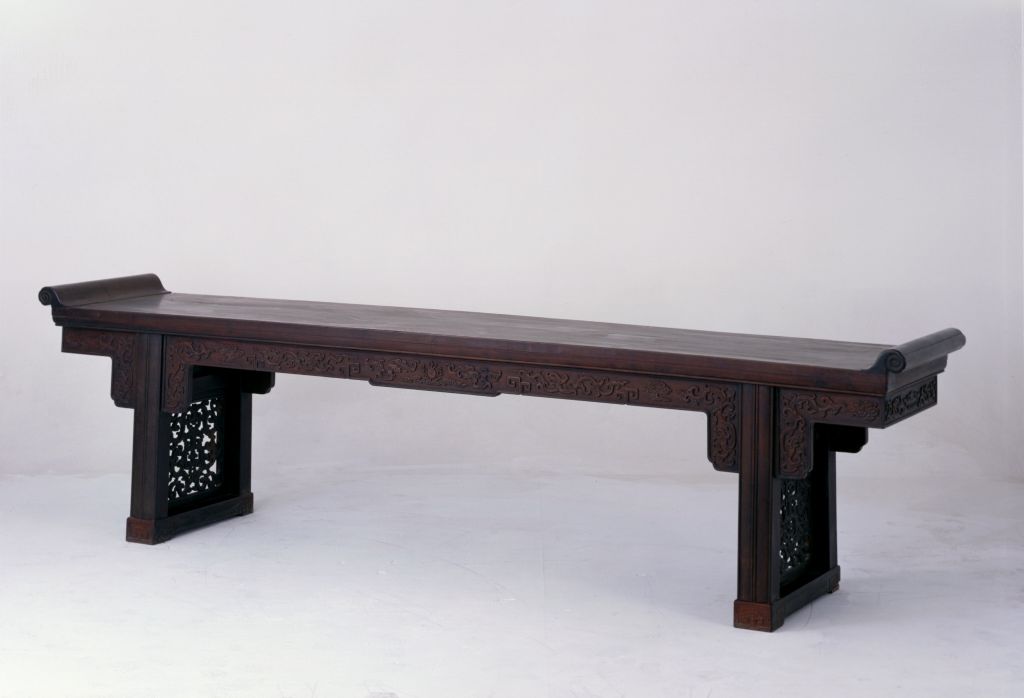 图片[1]-Redwood Carved Cloud Bat Pattern Upset Table-China Archive